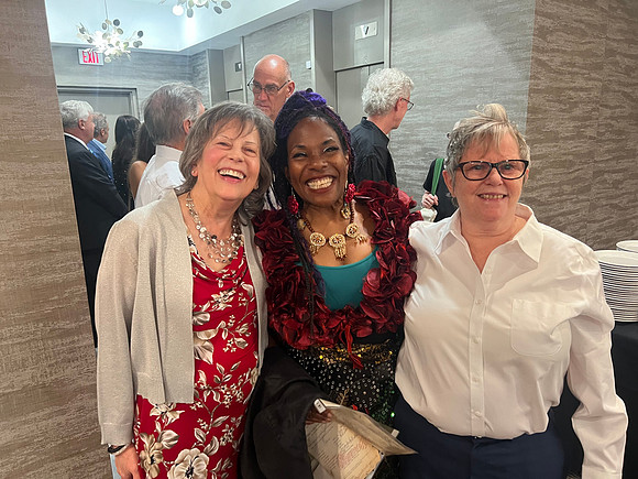 Diana Dloughy, Ayana (Pam) Lowe, Trish O'Donnell